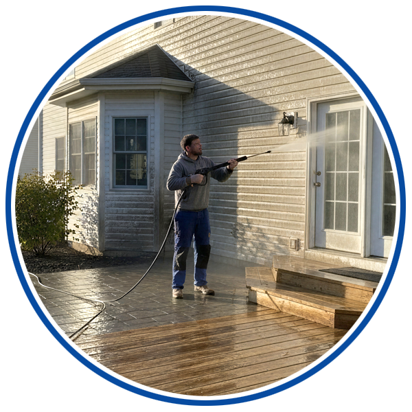 Pressure washing a Delaware residential home