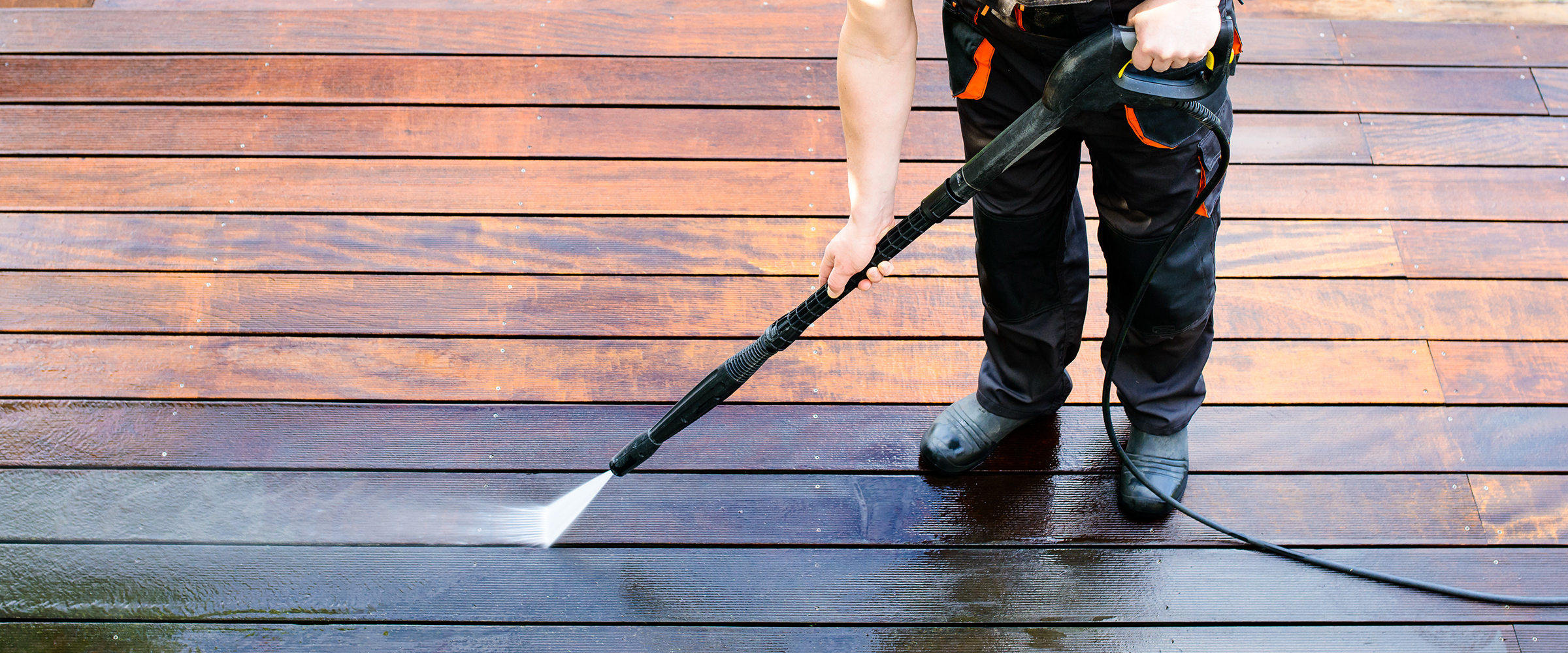 Cali Power Washing, professional pressure washing service. Houses, driveways, sidewalks, decks, pavers and more.